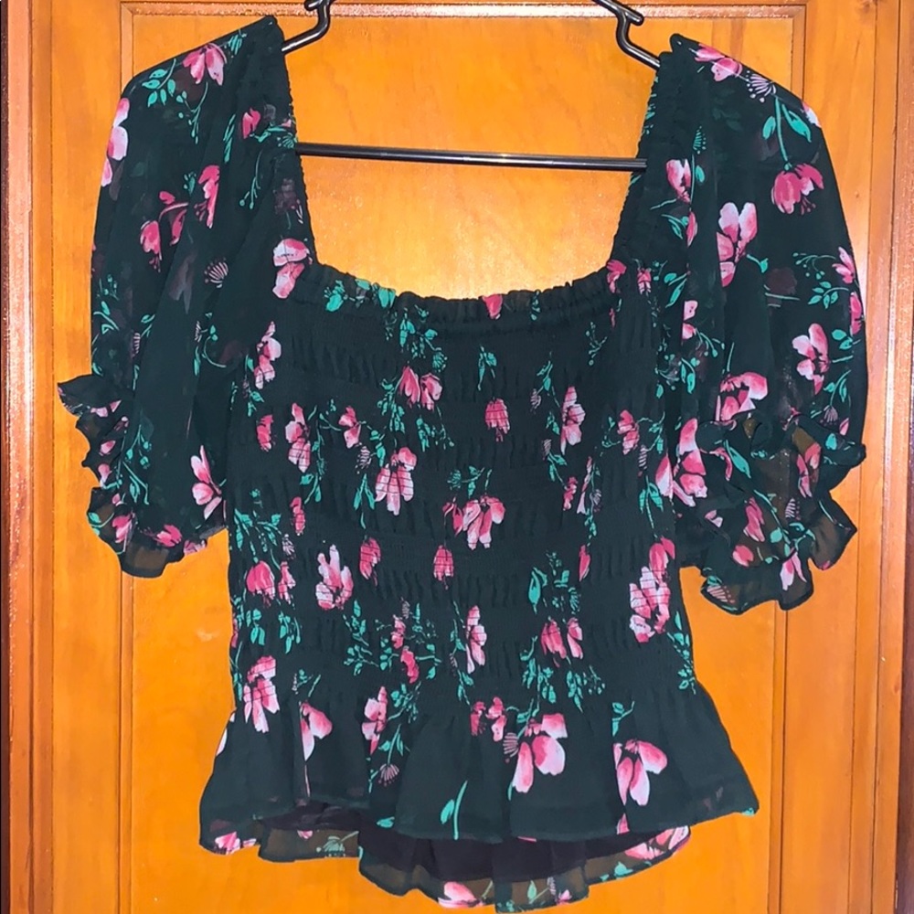 Nordstrom WAYF black floral balloon sleeve top